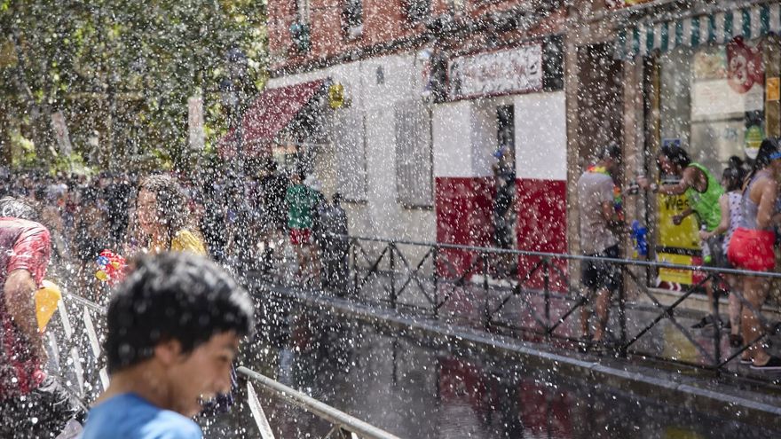 La Batalla Naval es un día en el que llueve sin que el agua caiga del cielo.