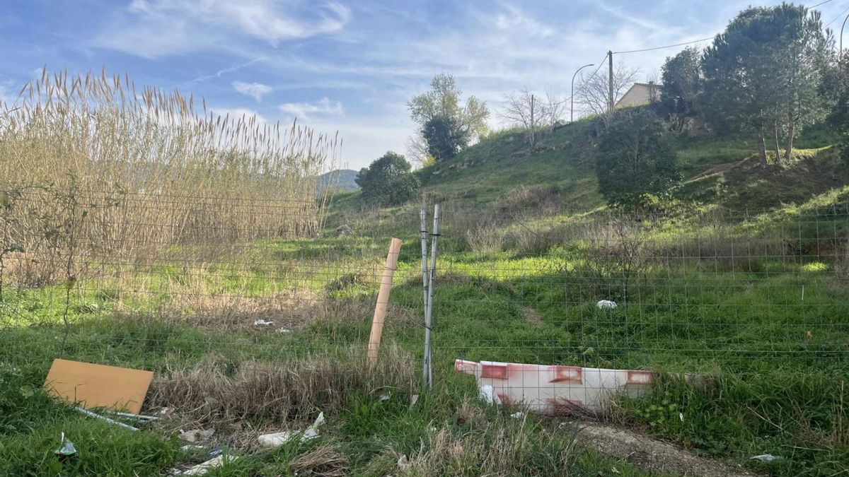 El solar en Martorelles donde debía levantarse una de las promociones que anunció la empresa Sajoka Inversiones SL. 