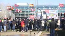 Concentración de taxistas en Fitur