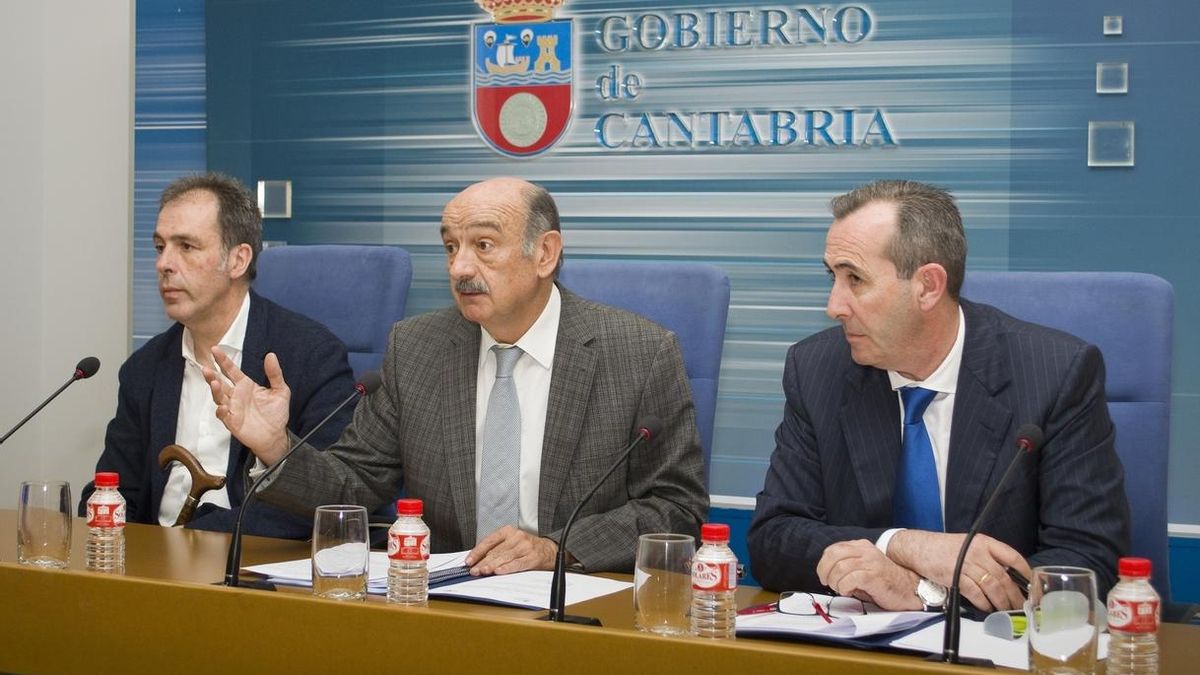 El consejero José María Mazón ha informado de la reunión del Observatorio de la Vivienda. |