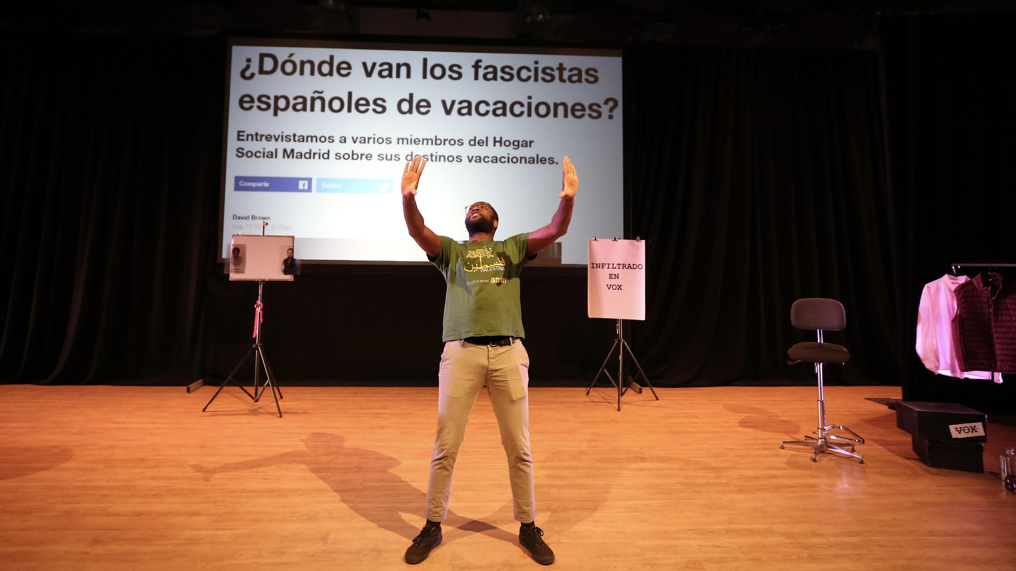 Moha Gereheou durante su show Infiltrado en Vox