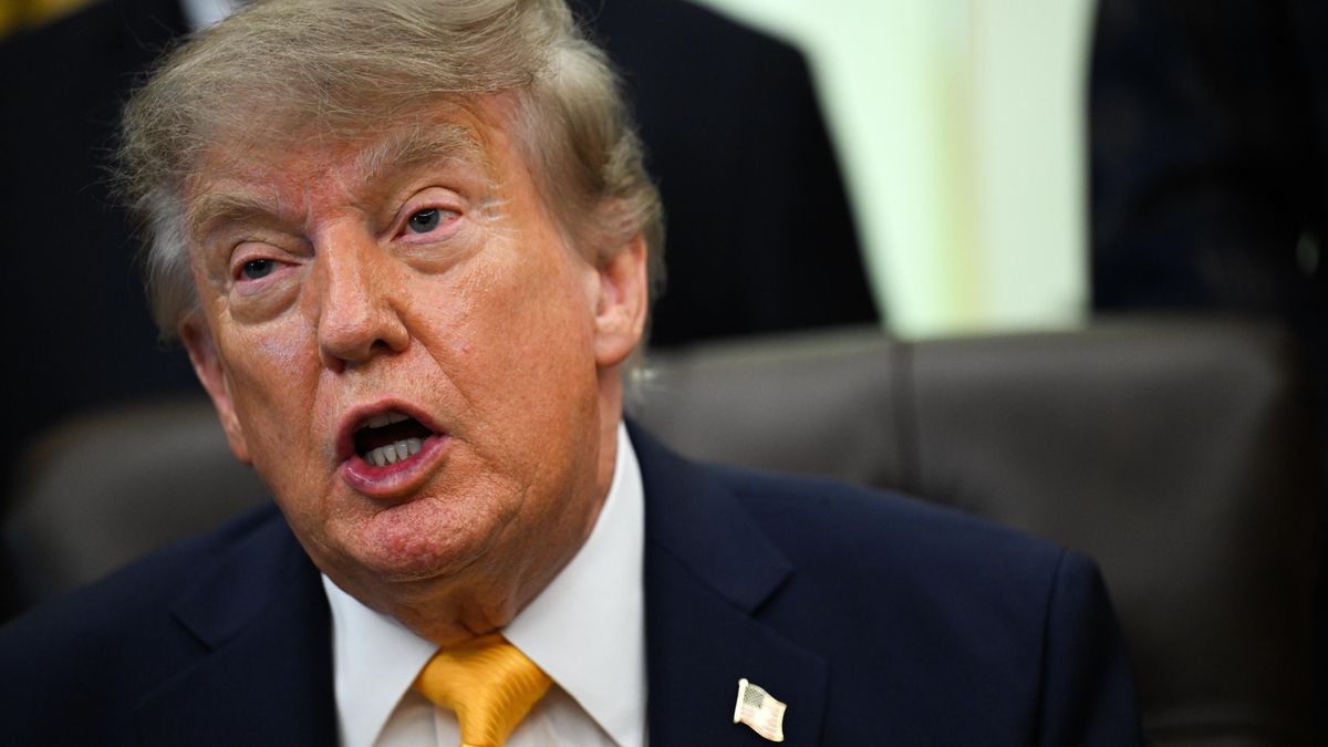 Nuevo revés del Supremo a Trump: el tribunal rechaza las maniobras para restringir al voto por correo en las legislativas
