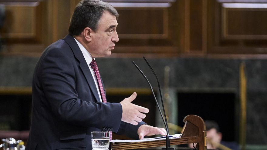 El PNV apuesta de nuevo por Aitor Esteban para las generales e incluye a Daniel Innerarity por Navarra