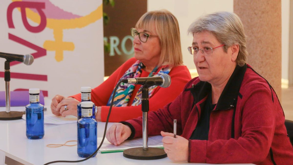 Portavoces de Malvaluna durante rueda de prensa