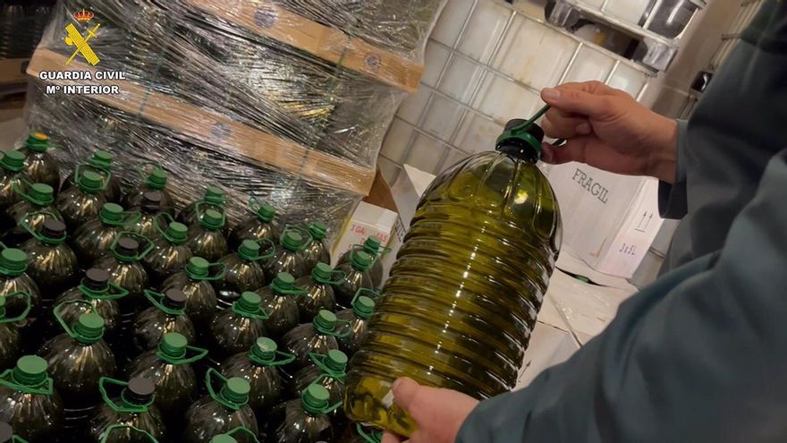 Cae una red que distribuía internacionalmente aceite de oliva adulterado desde Córdoba