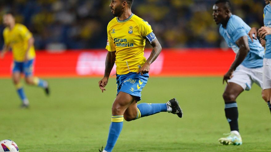 Jonathan Viera viaja a Emiratos Árabes y está cada vez más fuera de la UD Las Palmas