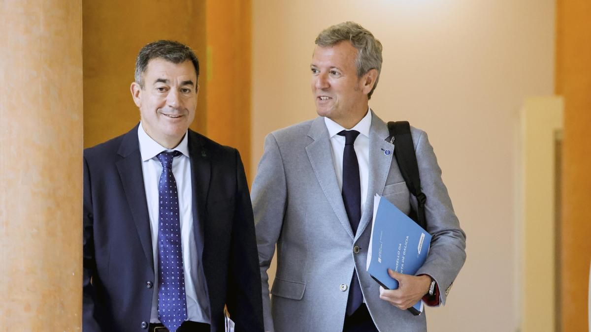 La Xunta ignora las críticas de la comunidad educativa y da un paso más en el control ideológico en las aulas