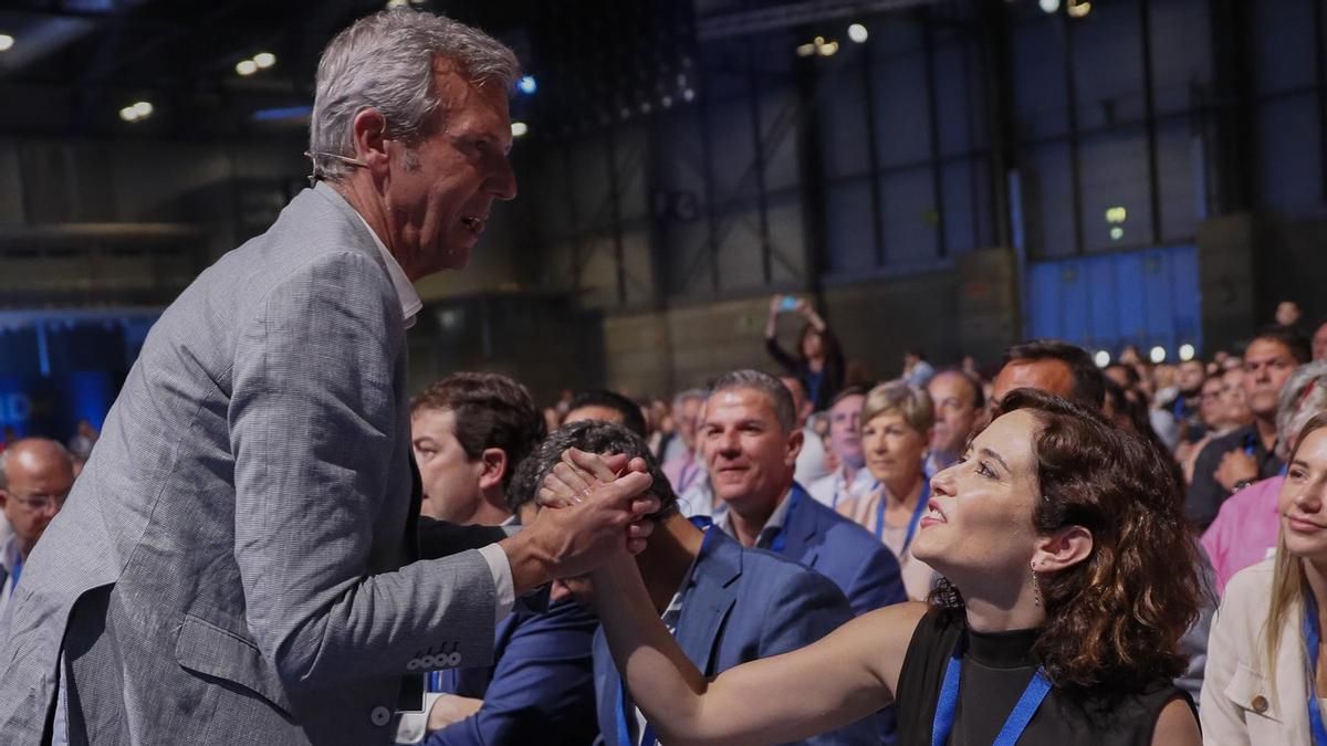 Alfonso Rueda dice estar sorprendido con la decisión de Ayuso de exigir empadronarse para el abono de transportes