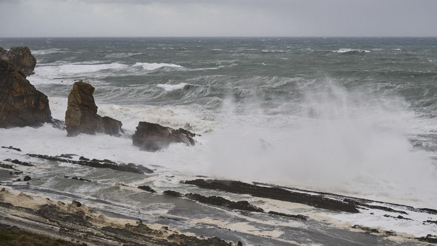 Cantabria estará la tarde del martes y el miércoles en aviso naranja por costeros