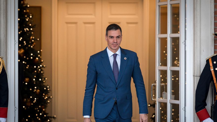 El presidente del gobierno, Pedro Sánchez, a su llegada a un encuentro con el primer ministro de Líbano, Najib Mikati, en el Complejo de la Moncloa, a 11 de diciembre de 2024, en Madrid (España).