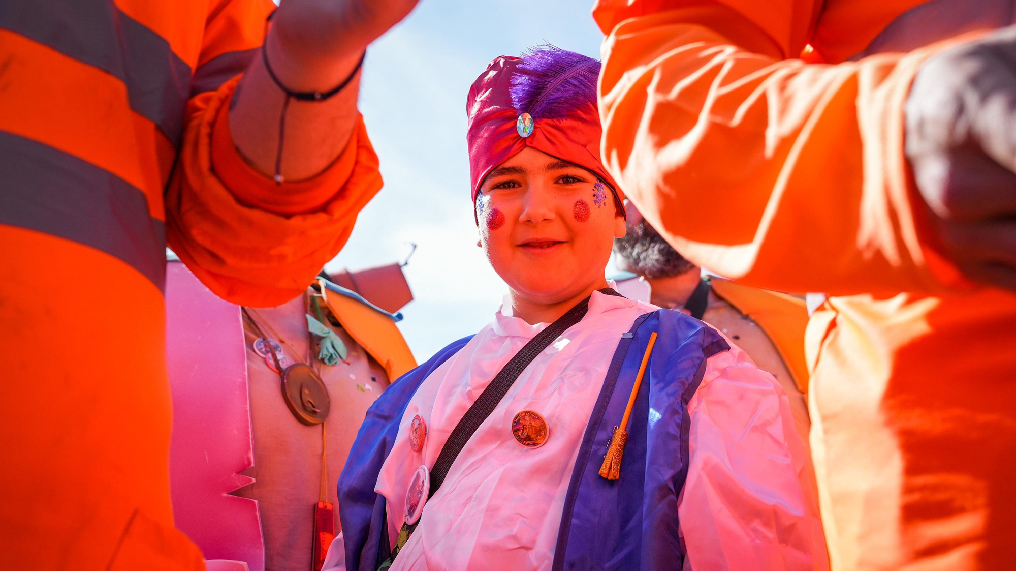 Pasacalles de Carnaval en el Puente Romano