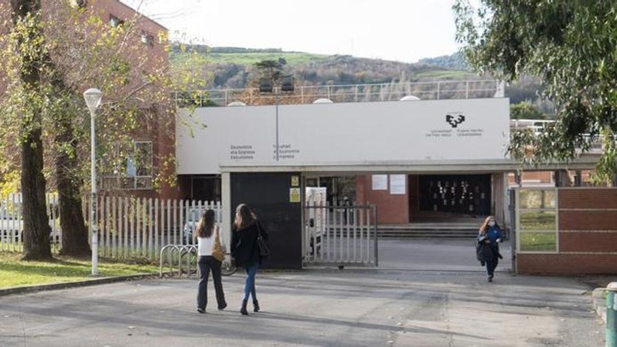 Los universitarios vascos cobran una media de 1.828 euros tras la carrera, pero con una brecha de género de 104 euros
