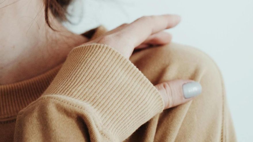 Las razones de una doctora para lavar la ropa nueva antes de estrenarla: "Las zonas más afectadas son las de mayor fricción"