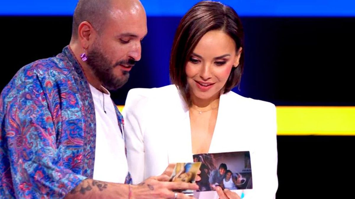 Chenoa y un concursante de 'The Floor'