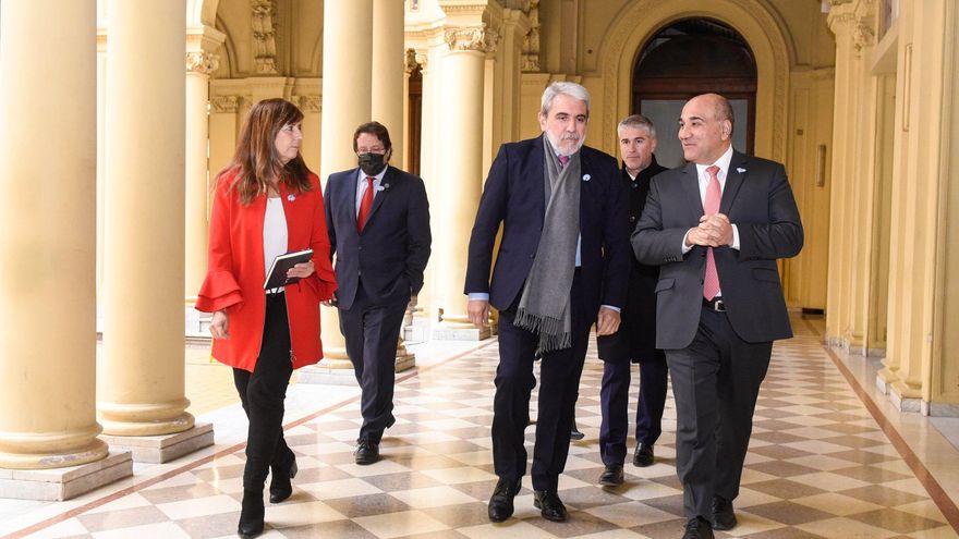 Manzur se reunió con el Gabinete, admitió la falta de gasoil y que se va a importar: "Los dólares están"