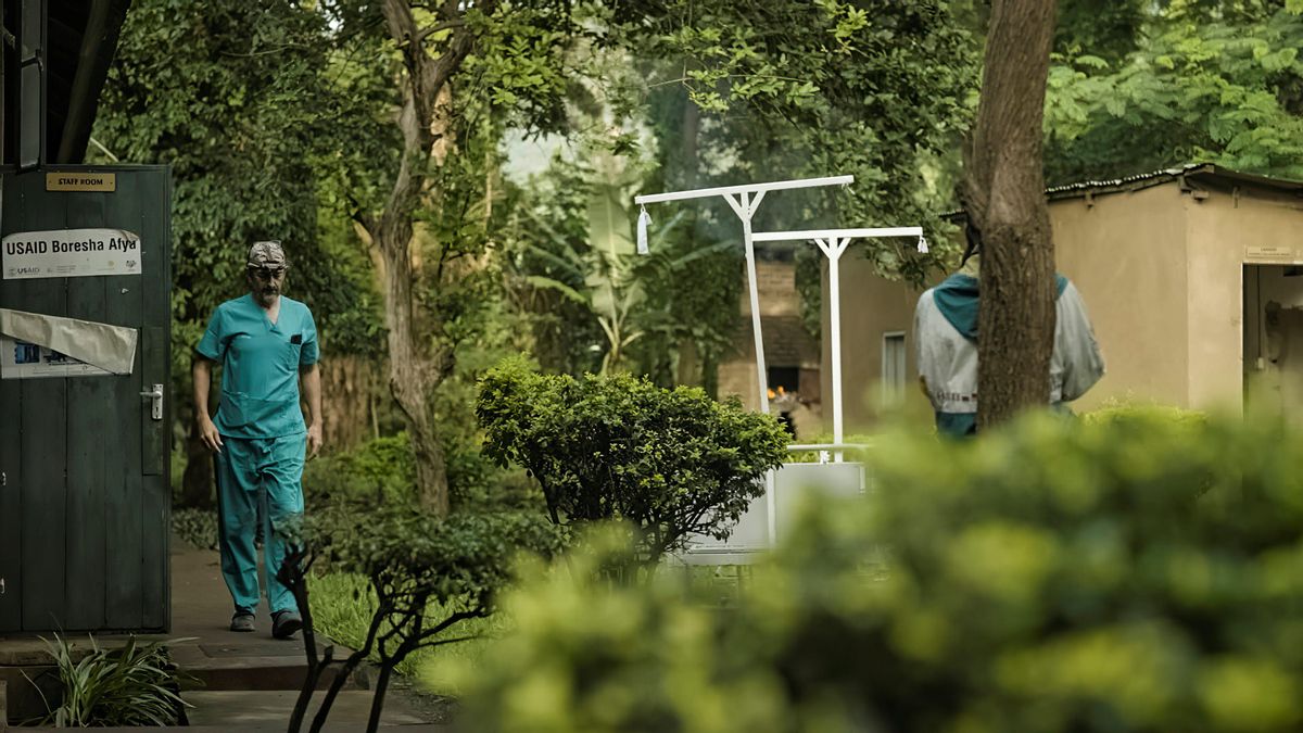 Imagen episódica de la 'Operación África' de Pedro Cavadas