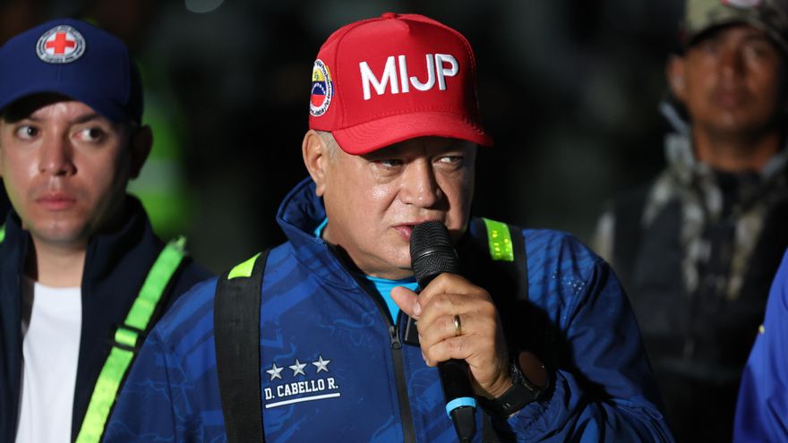 Diosdado Cabello pide a los venezolanos prepararse en "todos los frentes" ante despliegue de EEUU
