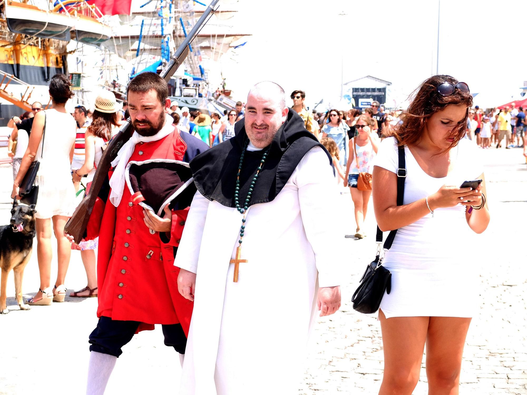 La Gran Regata de Cádiz 2016 brinda imágenes de contraste únicas.