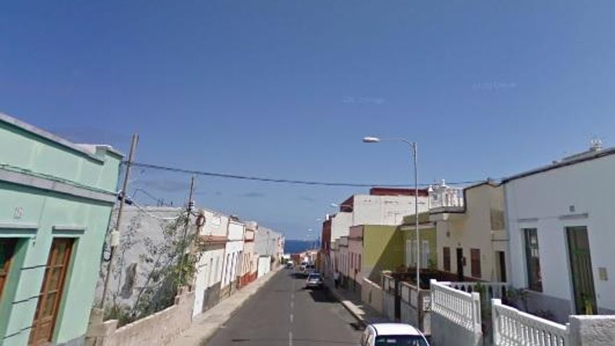 Un motorista y un peatón, heridos de carácter moderado en un accidente de tráfico en Los Silos