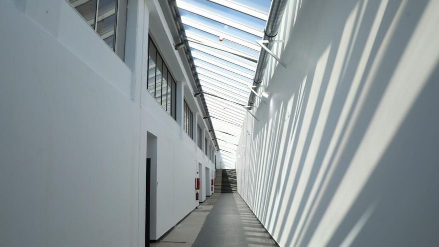 Pasilo de acceso a la piscina del Triángulo de Oro, después de la reforma