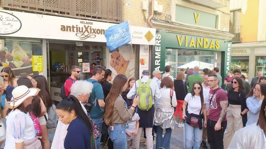 Heladerías llenas y colas para comprar un bocata de jamón en Toledo: así también se vive un apagón