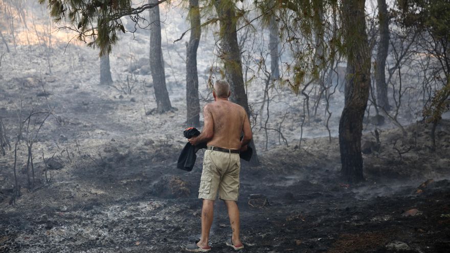 Grecia lucha por apagar el fuego mientras crece la rabia por falta de medios