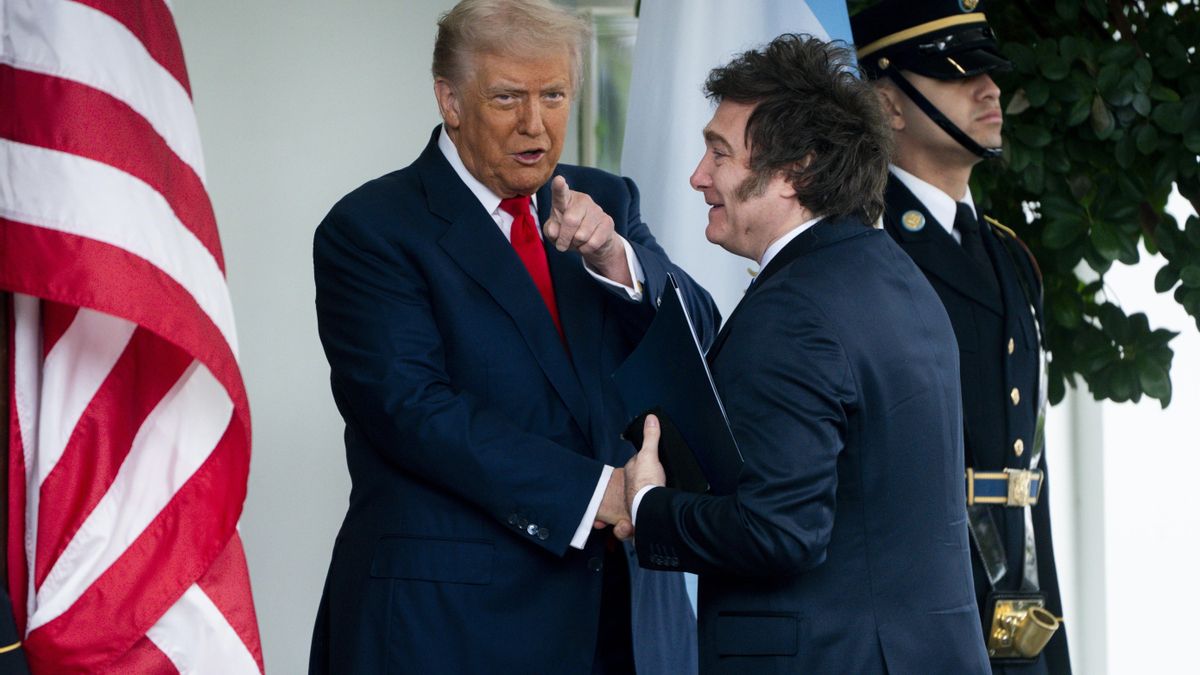 El presidente de Estados Unidos, Donald Trump, recibe al presidente argentino, Javier Milei, en la Casa Blanca.