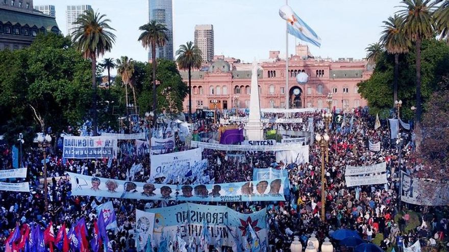 Día de la Democracia: Ráfaga, Teresa Parodi y Peteco Carabajal entre quienes tocarán hoy en Plaza de Mayo