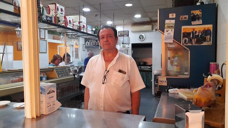Pepe, en el Bar Macarena, del Mercado de La Candelaria
