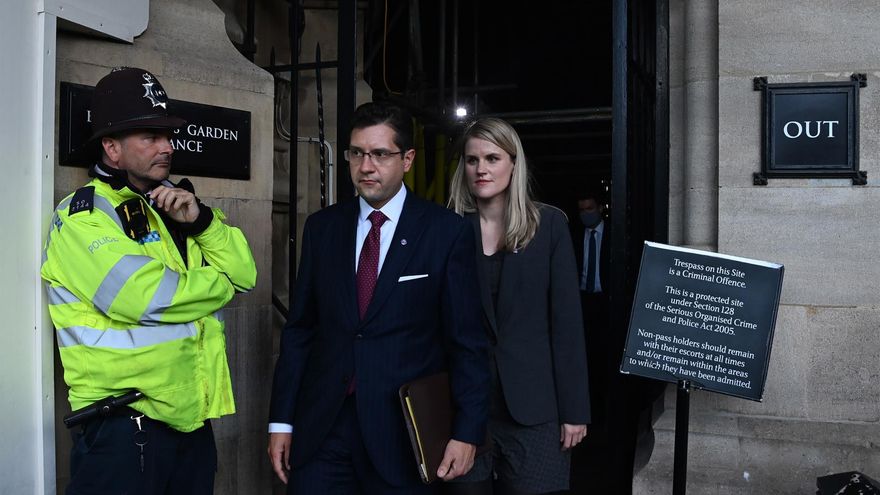 Una nueva ola de filtraciones de malas prácticas golpea a Facebook mientras bate su récord de beneficios