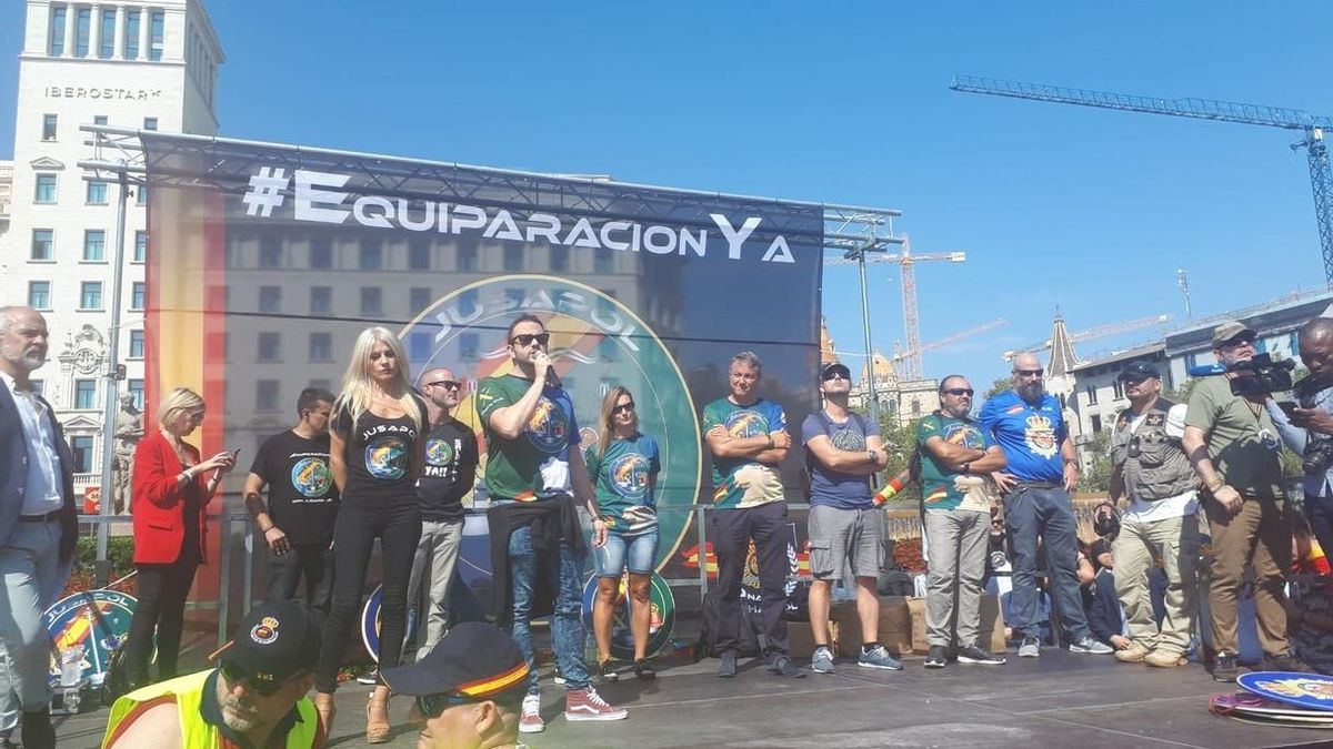 La asocación policial Jusapol defiende en Barcelona el dispositivo policial del 1-O y pide equiparación salarial