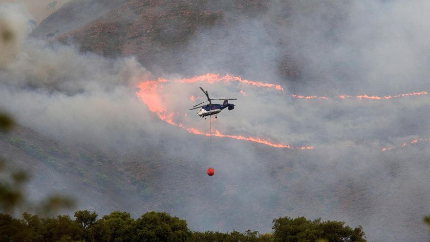 Los servicios de extinción dan por controlado el incendio de Sierra Bermeja
