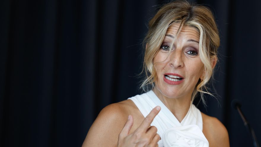 Yolanda Díaz anuncia su intención de que el salario mínimo sea por ley el 60% del sueldo medio