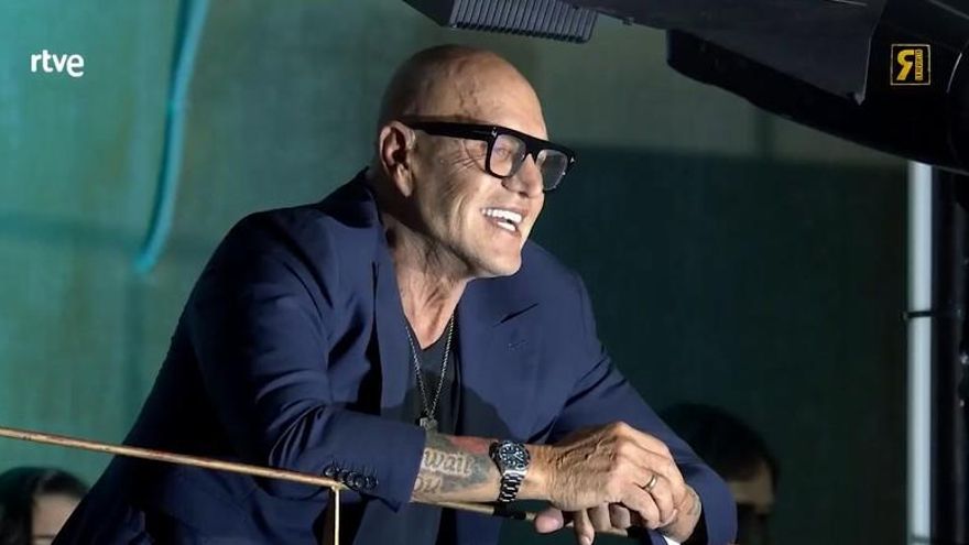 Kiko Matamoros irrumpió en 'La Revuelta' para bromear con el fallido estreno de 'La Familia de la Tele': "Es una señal"