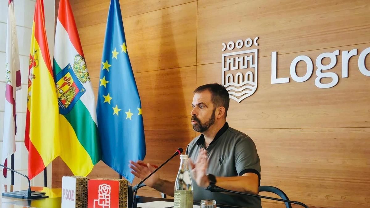 El PSOE acusa a Escobar de incumplir su promesa de bajar impuestos: "Una familia de Logroño pagará casi 70 euros más que en 2023"