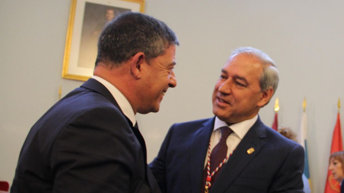 El líder del PSdeG suspende su agenda tras la denuncia por acoso sexual contra el presidente de la Deputación de Lugo