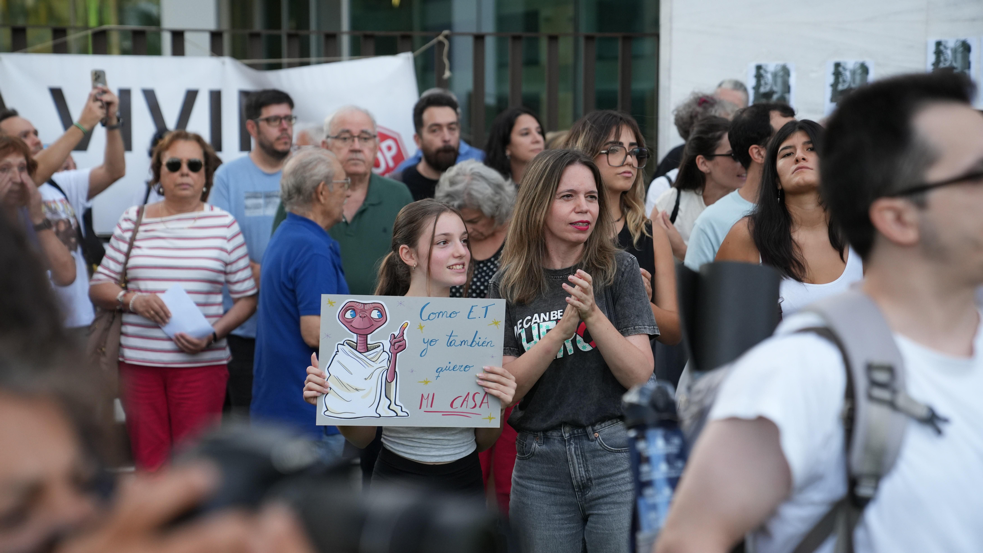 Concentración en Córdoba por la vivienda tras el desahucio de Maricarmen