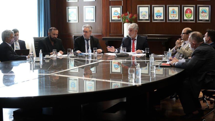 Acuerdan aumentar la oferta y bajar los precios de cinco cortes de carne vacuna durante las Fiestas