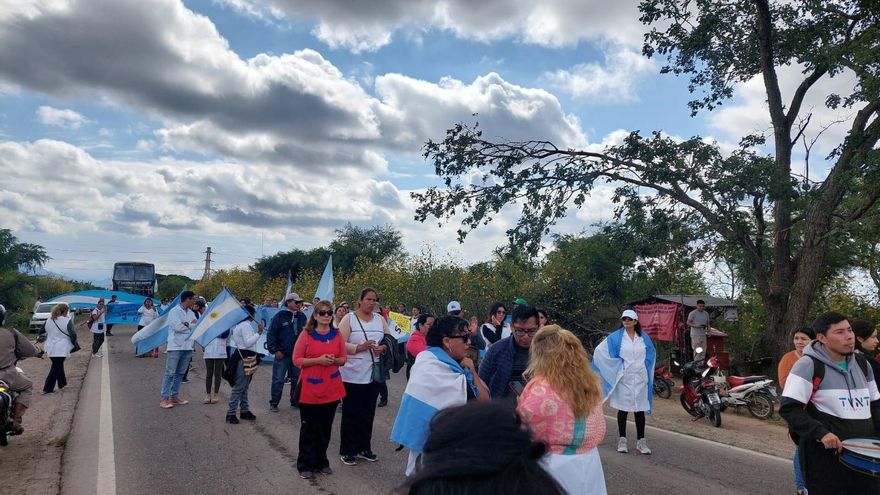Crece la agitación social en Salta por la protesta salarial que arrancó con docentes autoconvocados