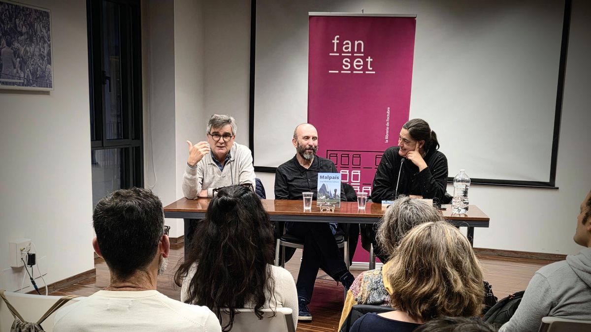 Francesc Bayarri, Jota Martínez Galiana i Loreto Ochando en la presentació de 'Malpaís'.