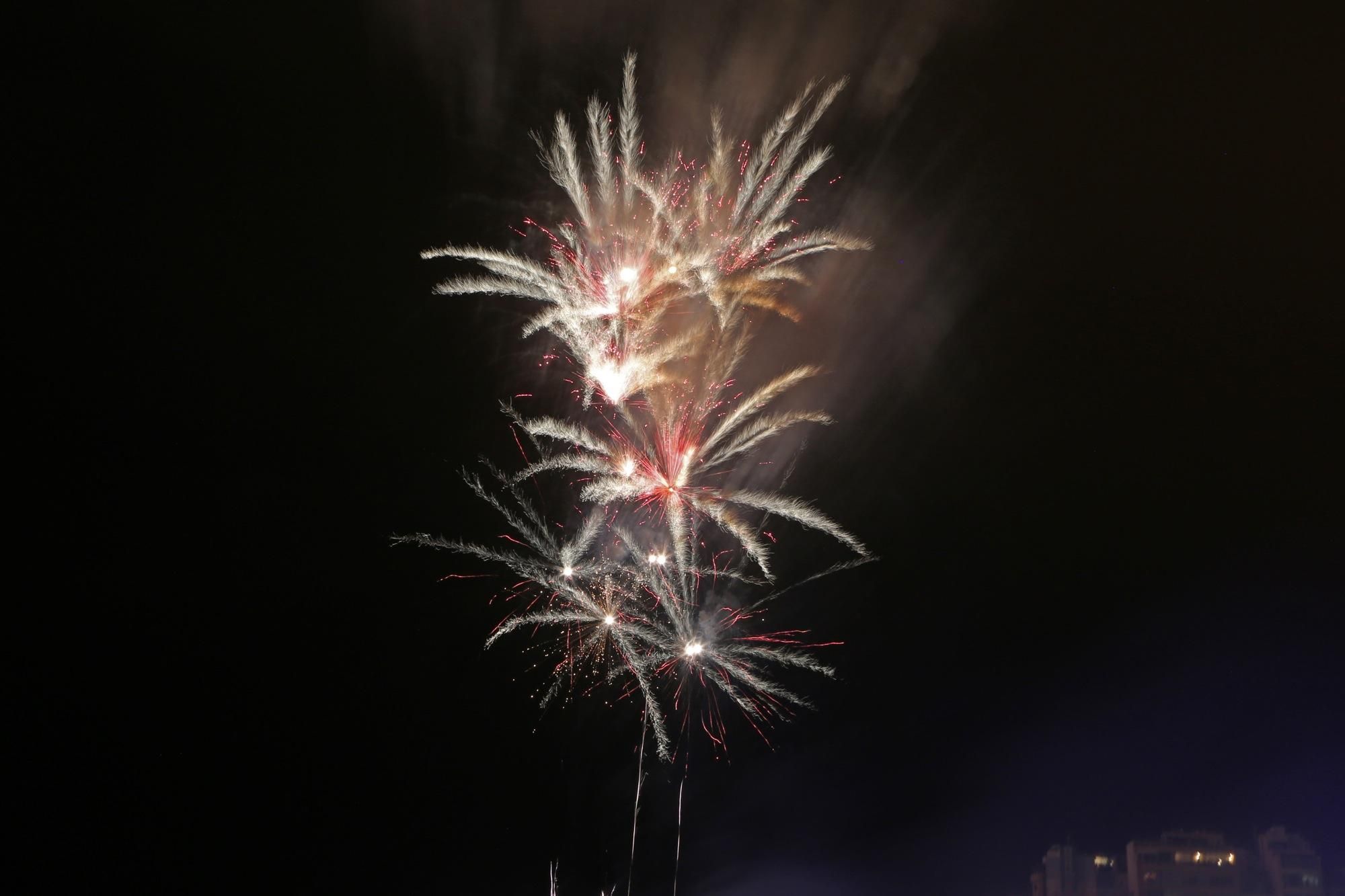 Fuegos artificiales en la Noche de San Juan de Las Canteras (ALEJANDRO RAMOS)