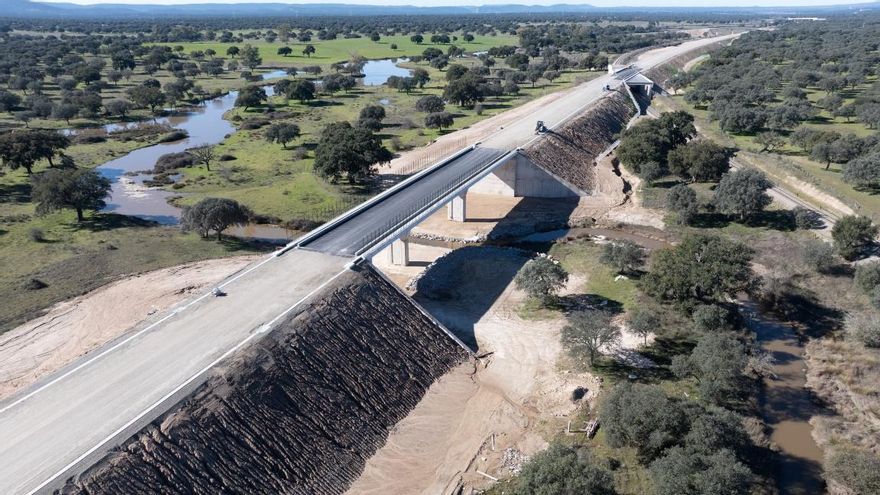 El Gobierno licita por 6 millones el sistema de electrificación del tramo del AVE Talayuela-Plasencia