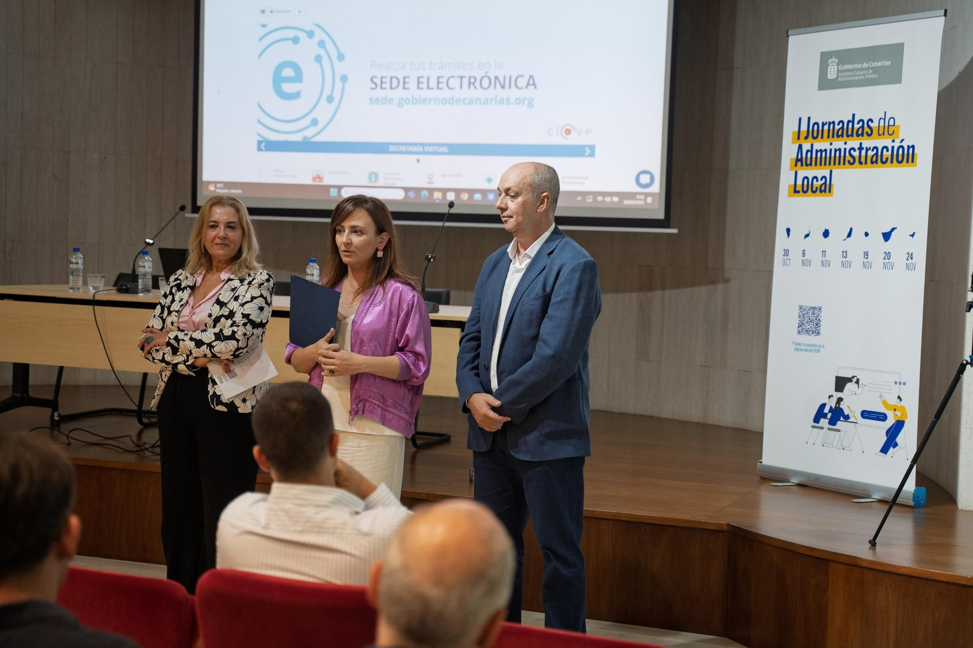 Nieves Lady Barreto inauguró en La Palma las I Jornadas de Administración Local.