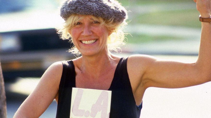 Eve Babitz, la autora admirada por Joan Didion que escribió sobre los placeres y peligros de Los Ángeles en los setenta