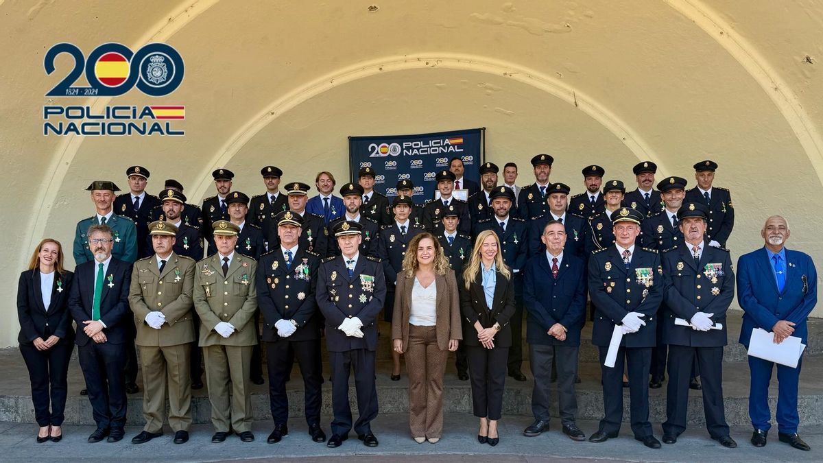 Condecoraciones de la Policía Nacional en El Espolón de Logroño