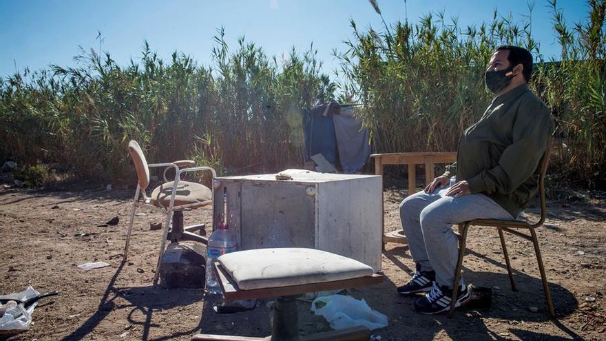 Burhan, yemení, asegura que, si no le dejan salir de Melilla, volverá a Yemen con su familia: "Al menos estaré con mi familia si algo me ocurre".