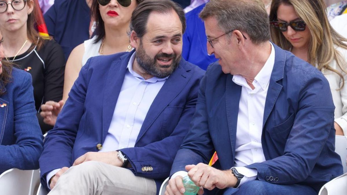 El presidente del PP en Castilla-La Mancha, Paco Núñez, y el presidente del PP, Alberto Núñez Feijóo
