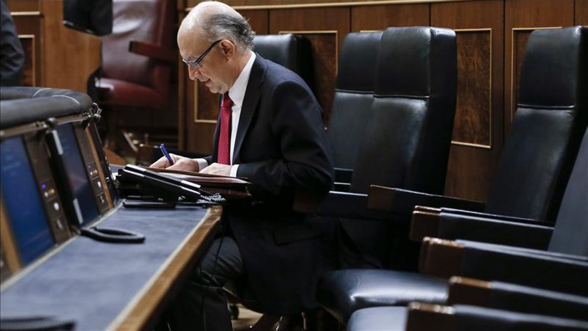 El ministro de Hacienda, Cristóbal Montoro. EFE
