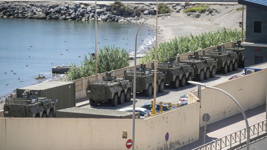 Vista de la frontera con varios acorazados militares, a 22 de agosto de 2026.