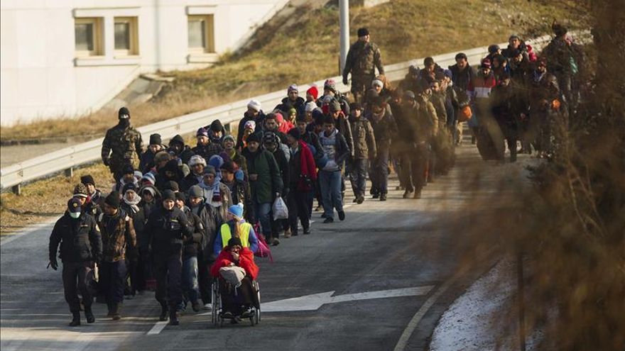 Austria usará aviones militares para acelerar las repatriaciones de inmigrantes